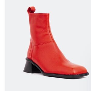 L’intervalle Red Leather Zip Up Heeled Boot
